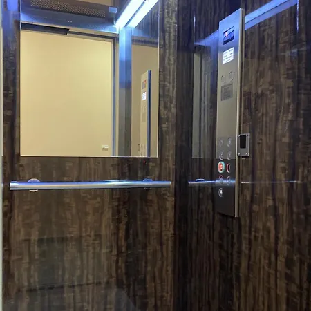 Sunny & Cozy For 4 Guests & Free Parking *