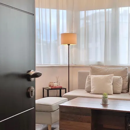 公寓 Sunny & Cozy For 4 Guests & Free Parking