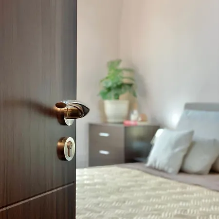 Sunny & Cozy For 4 Guests & Free Parking * 普罗夫迪夫