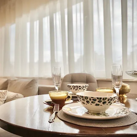 公寓 Sunny & Cozy For 4 Guests & Free Parking *