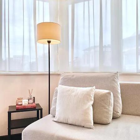 Sunny & Cozy For 4 Guests & Free Parking 普罗夫迪夫