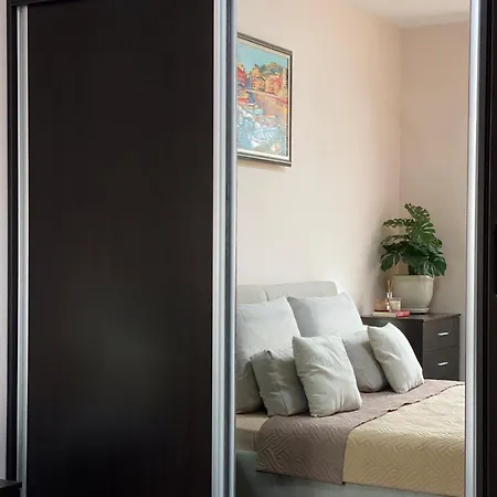 公寓 Sunny & Cozy For 4 Guests & Free Parking
