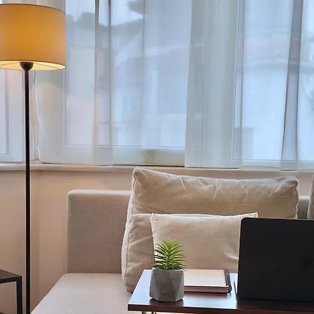 Sunny & Cozy For 4 Guests & Free Parking 普罗夫迪夫