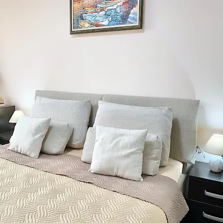 Apartment Sunny & Cozy For 4 Guests Plovdiv