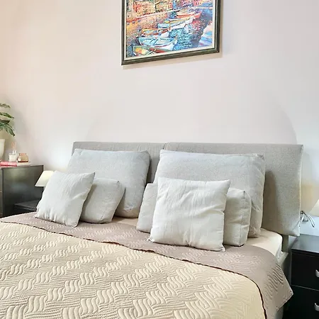 Sunny & Cozy For 4 Guests & Free Parking * 普罗夫迪夫