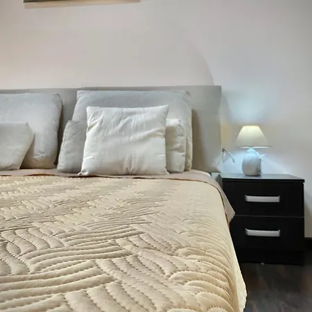 Sunny & Cozy For 4 Guests & Free Parking 公寓 普罗夫迪夫