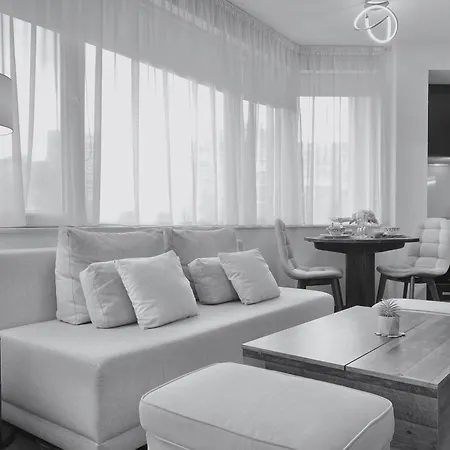 Sunny & Cozy For 4 Guests & Free Parking 普罗夫迪夫