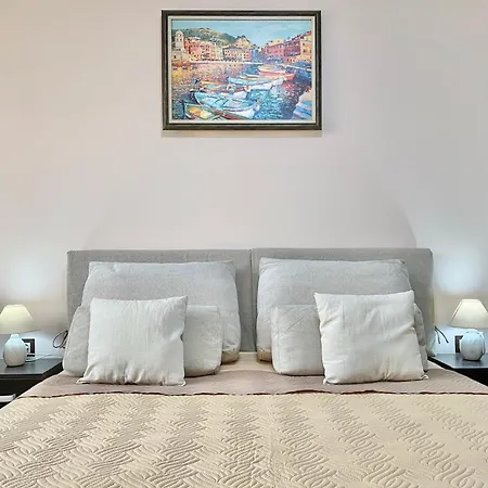 Sunny & Cozy For 4 Guests & Free Parking 公寓 *