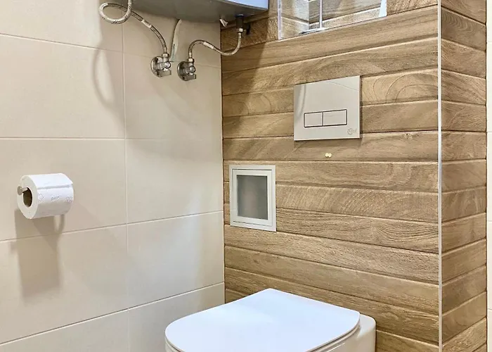 Apartament Sunny & Cozy For 4 Guests & Free Parking